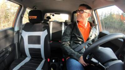 FakeDrivingSchool Learner Shows Off Big Tits - nvdvid.com