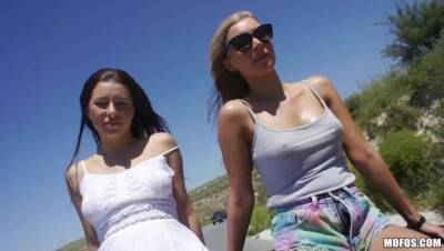 Finger-banged Squirter - porntry.com