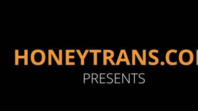 Slender Latina Trans Maysa Razzi Strokes In The Kitchen - drtvid.com