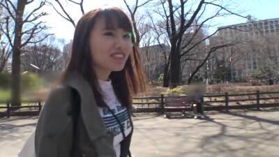 電マと手マンで豪快に潮吹きする素人娘二十歳の劇団員がお金欲しさにAV出演 - txxx.com - Japan