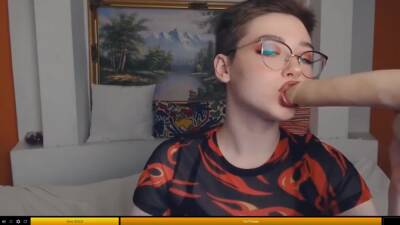 Girl Loves To Suck Dicks - hclips.com