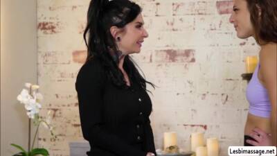 Gia fingers and licks Joannas pussy - fetishpapa.com