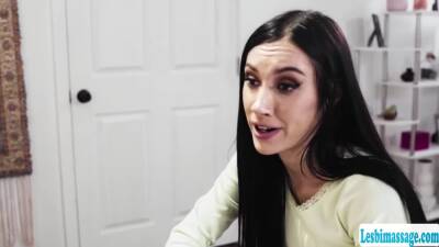 Teen babe licked by stepsisters friend - fetishpapa.com