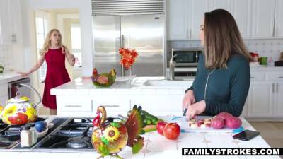 Negligent Teen Gets Stuffed On Thanksgiving Dinner - upornia.com