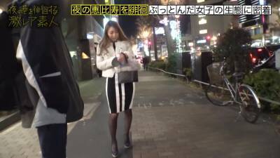 セレブ男子を顧客にギャル飲みギャルが登場極上ボディ獣のようにハメまくる - upornia.com - Japan