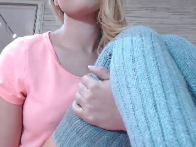 Amateur Blonde Teen Plays Solo - hclips.com