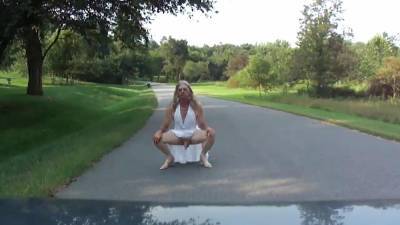 Cindy In White - tubous.com