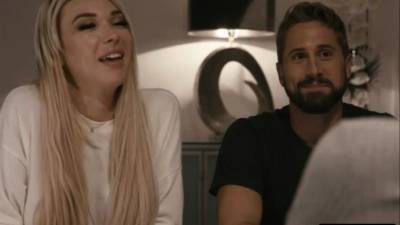 Ts hottie Aubrey Kate fondles shecock while intensely analed - drtvid.com