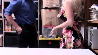 Horny Guy watch Emily sucks his boner - drtvid.com