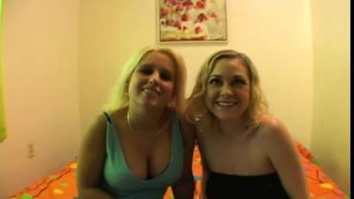 Two stunning blondes share a sex toy - drtvid.com
