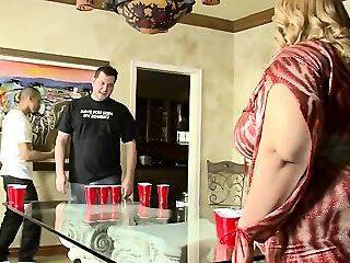 Big Tits BBW Beer Pong - theyarehuge.com