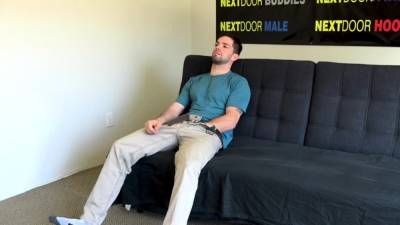 Muscular casting jock sucked off by inked guy - drtvid.com