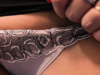 Krystal Swift - Natural Boobsamateur Krystal's Huge Tits & Ass - theyarehuge.com