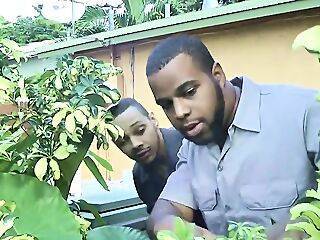 Ginger Milf Mz. Diva's Eager Beaver - theyarehuge.com