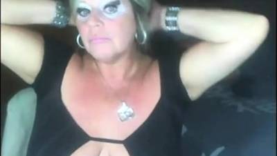 Blonde Mature Playing On WebCam - drtvid.com