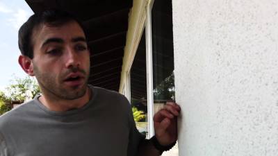 Friendly Neighbor Deserves A Footjob - drtvid.com