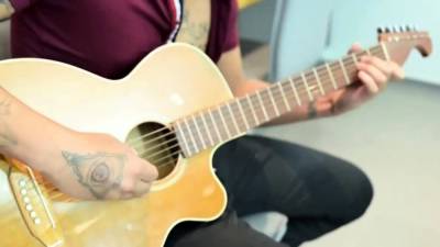 Music makes big ass Latina very horny - drtvid.com