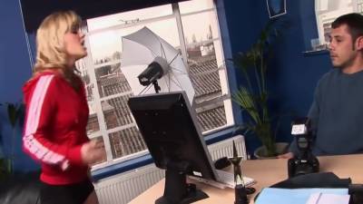 Blonde Discovers Her Man On The Phone And It Excites Her But Her Desire To Fu - upornia.com