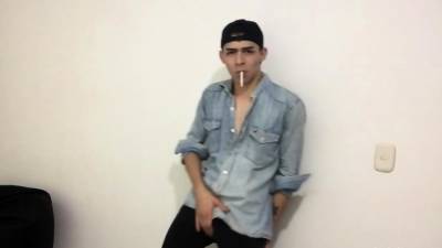 Latin Boy Paul Beating Off - drtvid.com