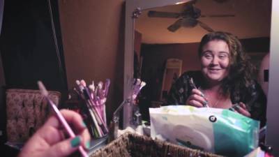 Lo-fi Stoner Bbw Goddess Golly Bells Slow-mo Belly Play And Feeding - hclips.com