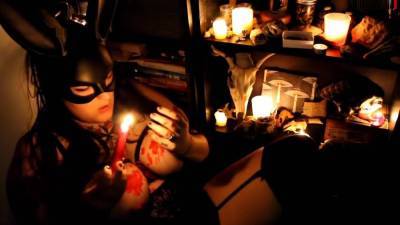 Luella Arbre - Burning-need-wax-play - hclips.com