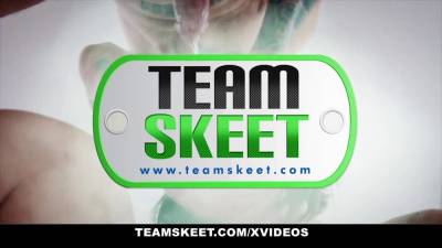 Hot Model Elena Koshka Gets Creampie From Photographer - sexu.com