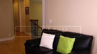 Melaine Hicks was stoked when she found out her roommate - drtvid.com