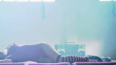 Amazing big tits MILF touching wet pussy - drtvid.com