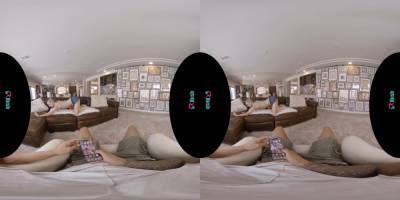 VRHUSH Sidra Sage needs help with her website - hotmovs.com