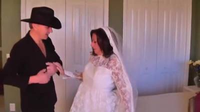 Bride Margo Sucks And Fucks - hotmovs.com