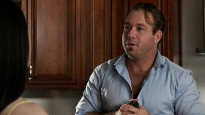 Jazmin Needs To Let Him Know - drtvid.com