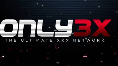 Luna - Stunning Luna Melba fucked on her oiled butt - drtvid.com