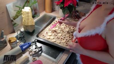 Platzchen Backen, Strippen, Blasen .... Merry Christmas With Maria Mia - hclips.com