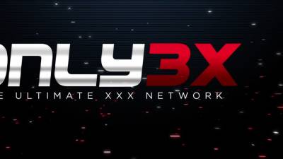 Cute teen Ayline Brown fucking their pool guy - drtvid.com