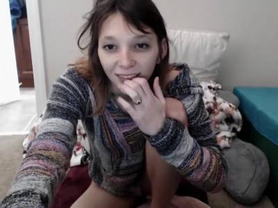 Yungandfree0223 Burns Behind Tokens In Fries Chatting - hclips.com