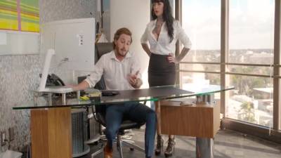 Computer Guy Found A Ton Of Porn In Her Computer - upornia.com