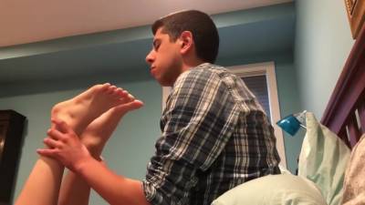 Smelling Classmates Stinky Feet And Sneakers (with Sound) - hclips.com