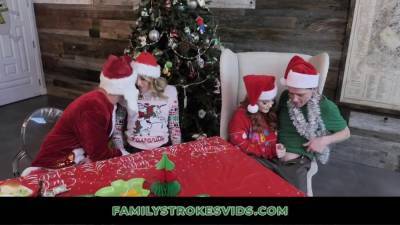 A Christmas Family Orgy Breaks Out After Dinner - sexu.com