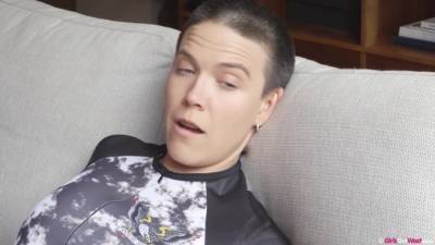 Elliott Smooth Rider - upornia.com