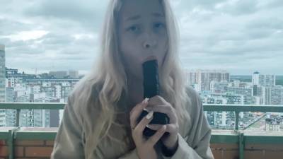 Spalili Drochku V Podezde - hclips.com