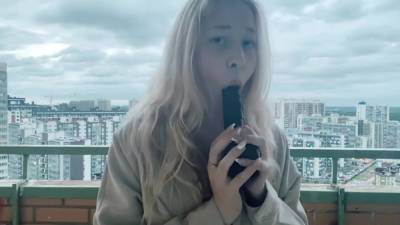 Spalili Drochku V Podezde - hclips.com