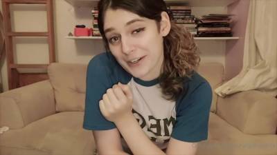 Small Titted Babe Toys Her Pus - hclips.com