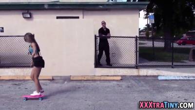 Nubiles hairy cunt banged - sexu.com