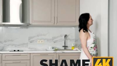 SHAME4K. Stud lures an older woman into having a kinky sex - drtvid.com - Russia