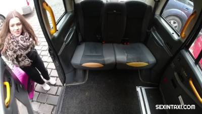 George Uhl And Sereyna Gomez - She Forgets To Fresh Break Up With Horny Driver - hotmovs.com