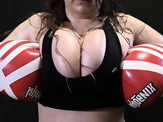 Samanta Lily - Boobed Boxing - theyarehuge.com