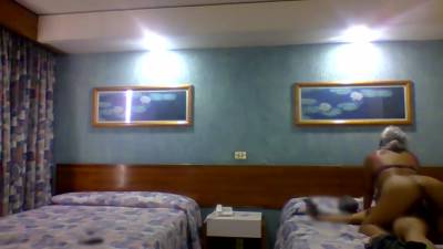 Dos Mexicanas Con Un Gran Trasero Ayudanos Con Una Manita Arriba Para Fot - hclips.com