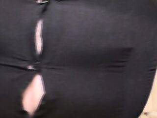 Samanta Lily - Pregnant HugeLoadOnCleavage - theyarehuge.com