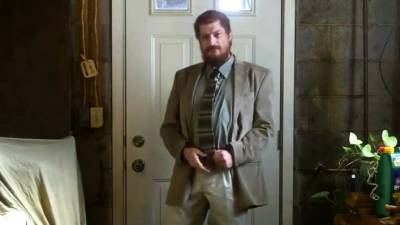 Str8 Israeli daddy jerk off in suit - drtvid.com