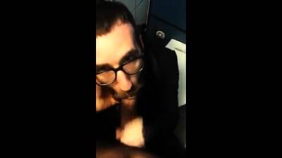 Hot bearded guy sucking guy in public restroom - drtvid.com